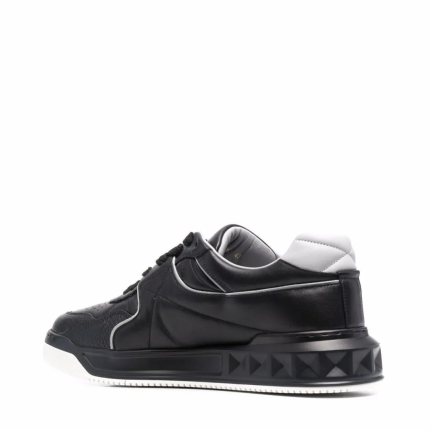 Valentino Garavani One Stud